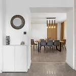 Luxurious In With Sauna Semesterbostad *