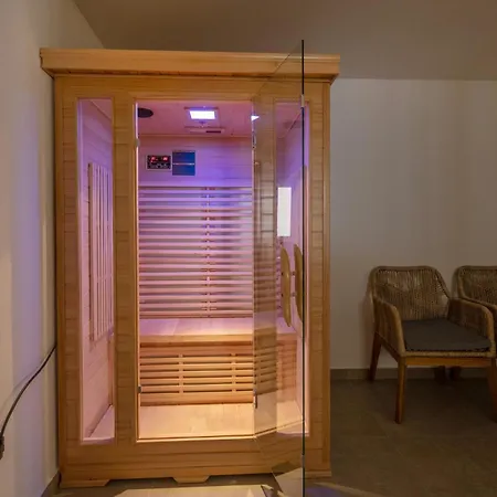 Luxurious In With Sauna Semesterbostad *