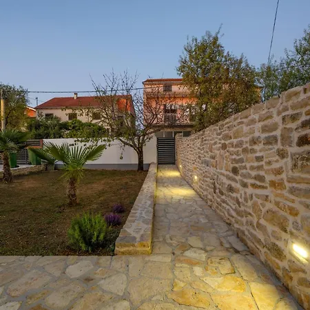 度假居 Lovely In With Sauna Plastovo